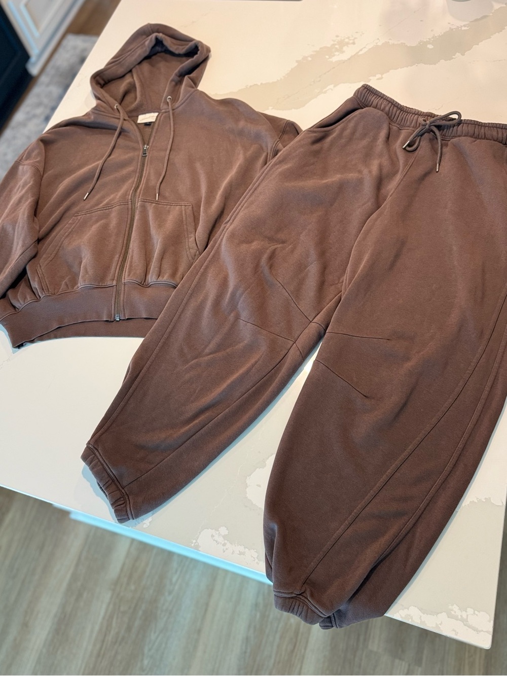 Universal Thread | Brown Barrel Leg Sweatpants & Hoodie Matching Set | NWOT